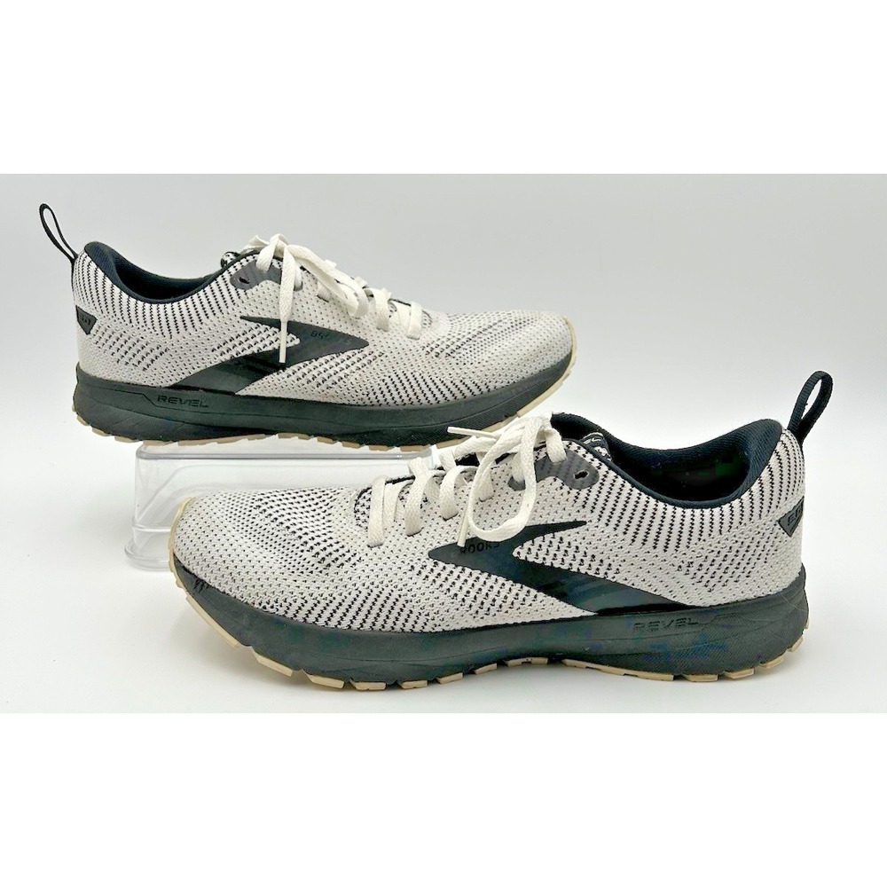 Brooks Revel 5 Womens 9.5B Running Shoes Sneakers Black White 1203611B121